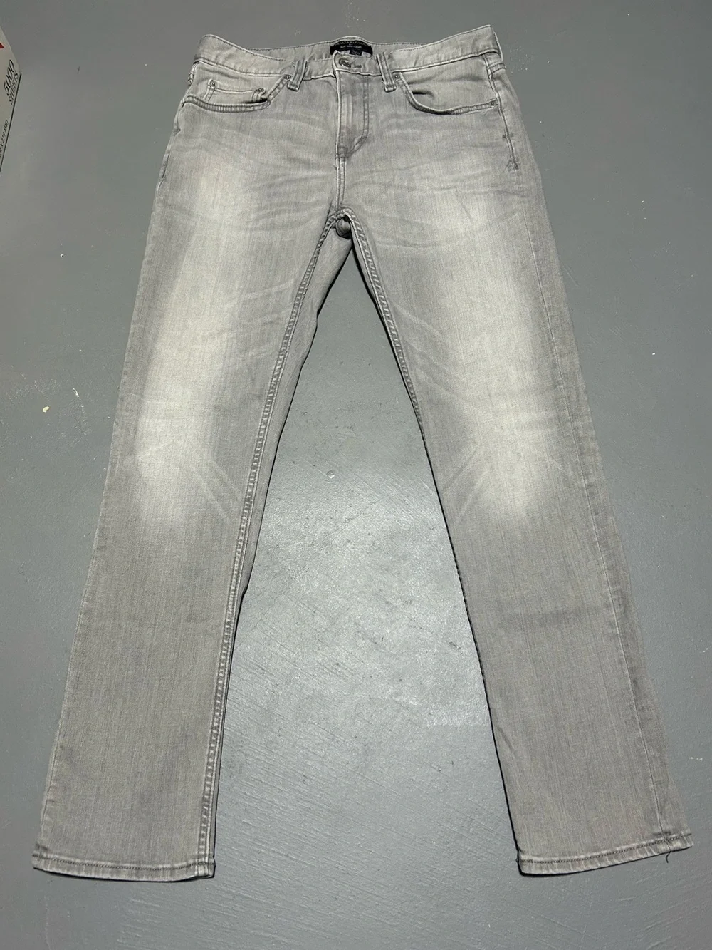 Banana Republic Slim Techmotion Gray Wash Denim Jeans (Men’s Size 30 x 30)